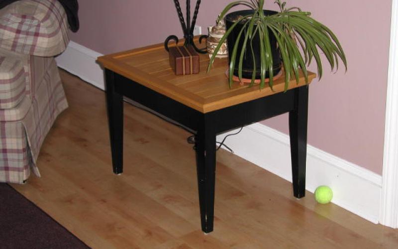 End table with red oak top and painted poplar base